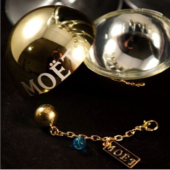 MOET & CHANDON Wine Charms - 3 LEFT - Picture 7 of 15